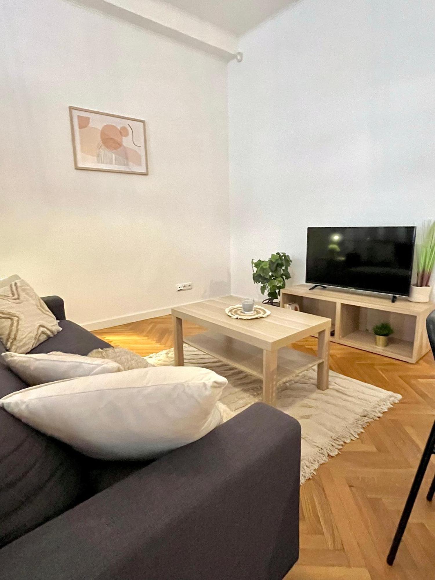 Apartment Mia - Old Town, Ac Bratislava Exterior photo